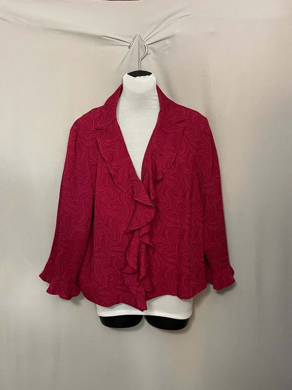 VTG Positive Attitude Women's Petite Red Swirl Pattern Ruffled Jacket Size 18